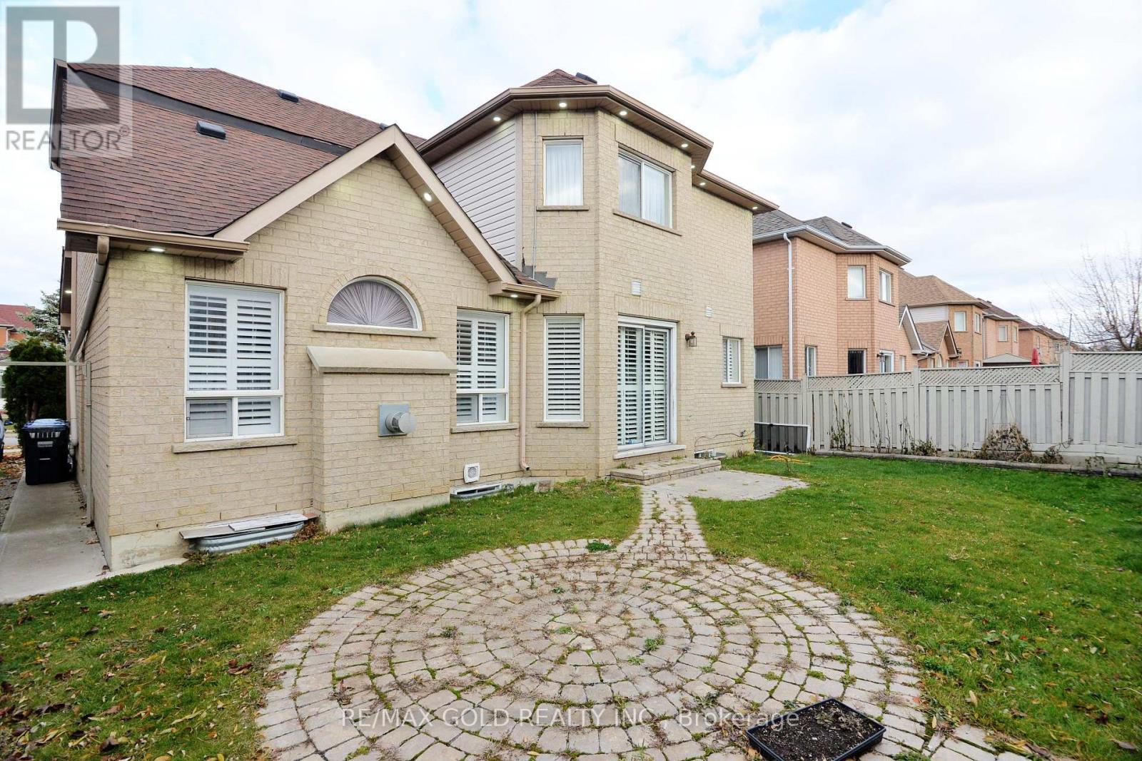 46 Mint Leaf Boulevard, Brampton, Ontario  L6Z 3B7 - Photo 43 - W12674058