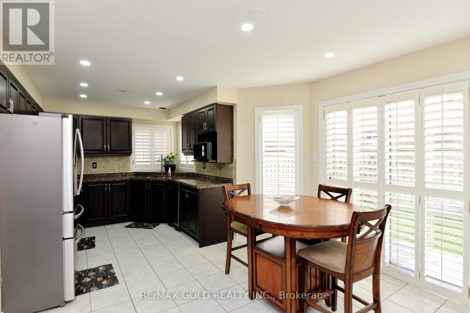 46 Mint Leaf Boulevard, Brampton, Ontario  L6Z 3B7 - Photo 7 - W12674058