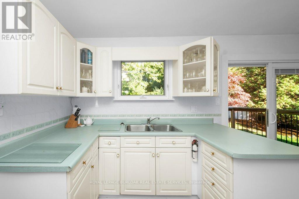 2063 Waters Edge Drive, Oakville (Br Bronte), Ontario  L6L 1A3 - Photo 19 - W12674170