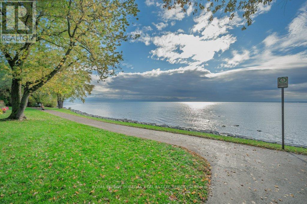 2063 Waters Edge Drive, Oakville (Br Bronte), Ontario  L6L 1A3 - Photo 31 - W12674170