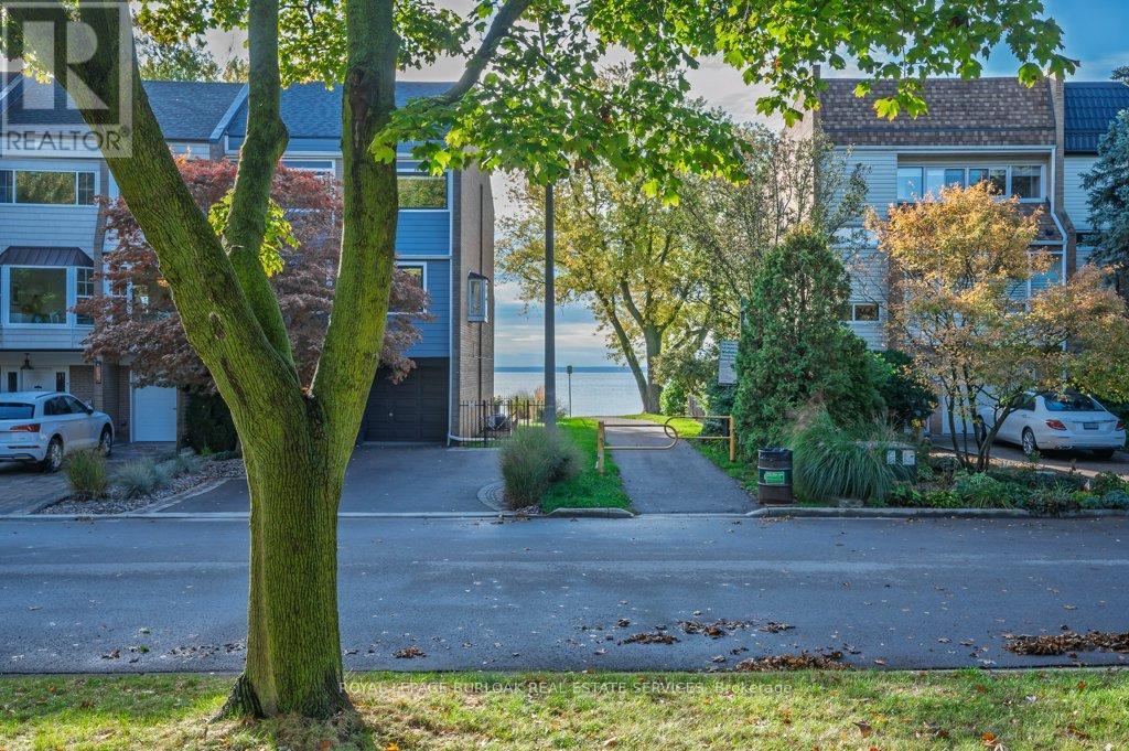 2063 Waters Edge Drive, Oakville (Br Bronte), Ontario  L6L 1A3 - Photo 5 - W12674170