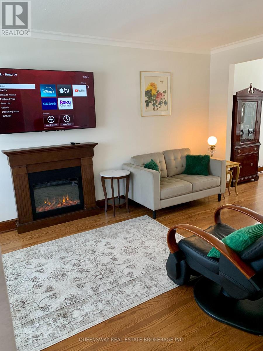 420 Jane Street, Toronto, Ontario  M6S 3Z8 - Photo 11 - W12674178