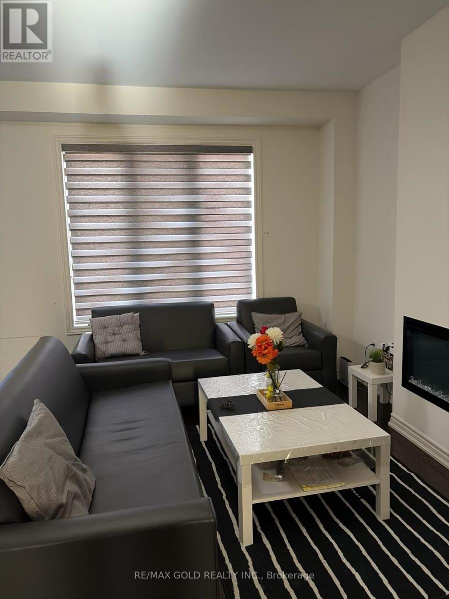 25 Truffle Court, Brampton, Ontario  L7A 5A6 - Photo 5 - W12674190