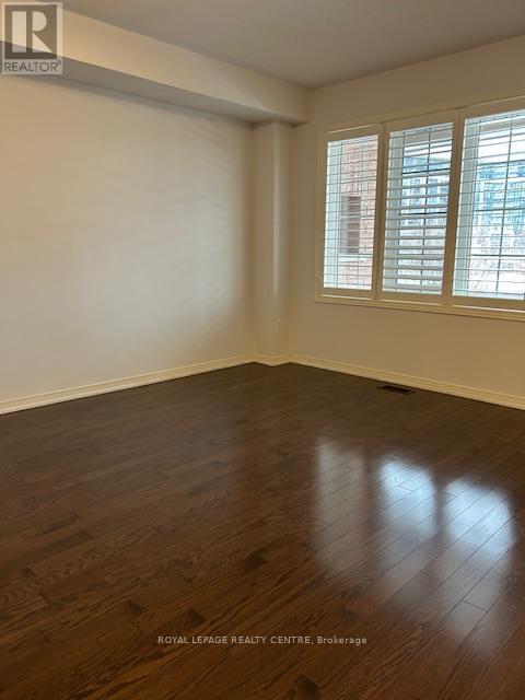 9 - 3045 Gladeside Avenue, Oakville (Go Glenorchy), Ontario  L6M 0R3 - Photo 7 - W12674208