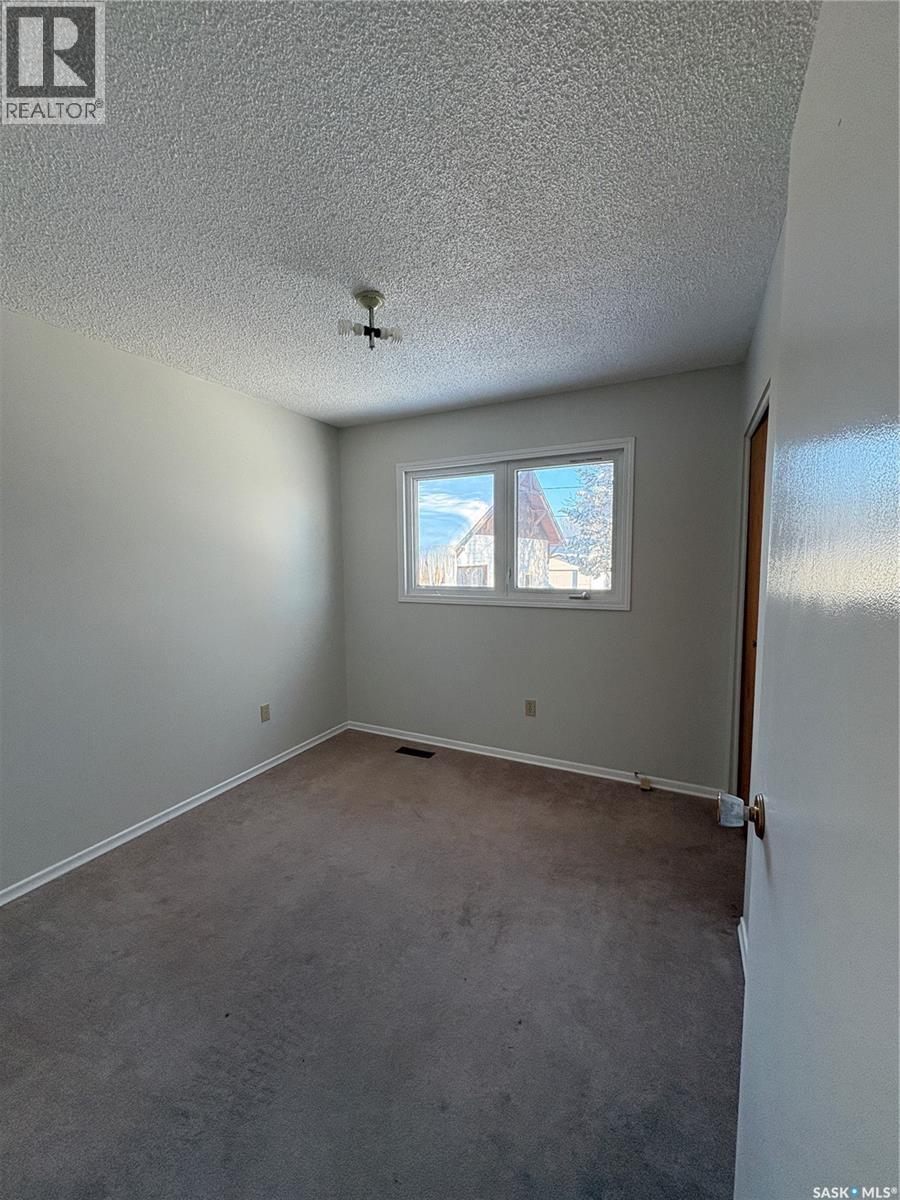 112 2nd Avenue E, Kelvington, Saskatchewan  S0A 1W0 - Photo 13 - SK026398