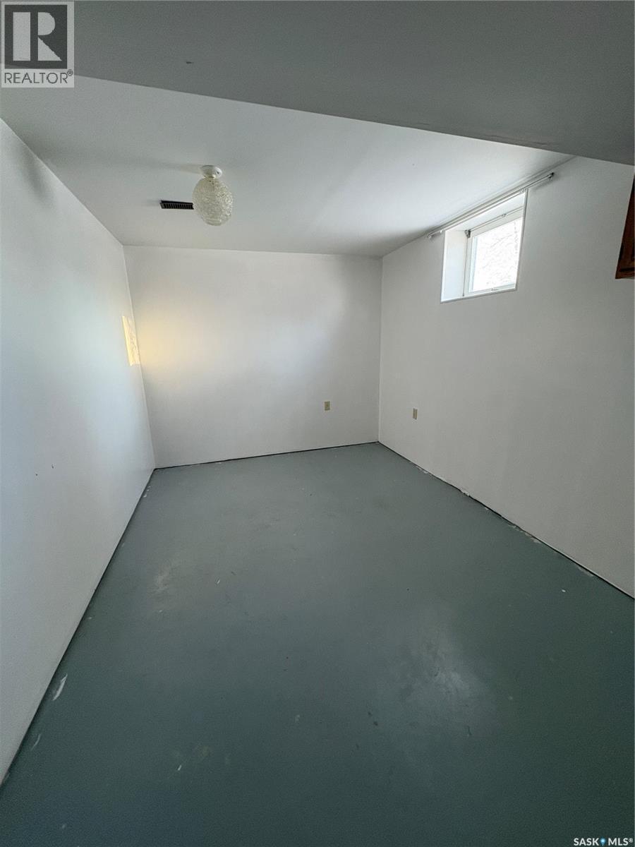 112 2nd Avenue E, Kelvington, Saskatchewan  S0A 1W0 - Photo 25 - SK026398