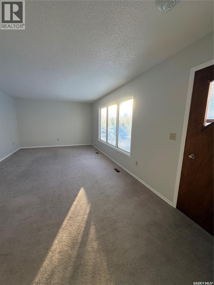 112 2nd Avenue E, Kelvington, Saskatchewan  S0A 1W0 - Photo 8 - SK026398