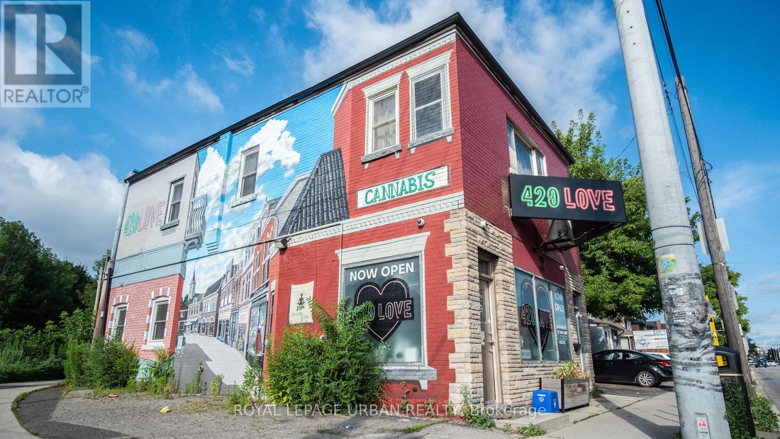 976 MAIN STREET E, Hamilton, Ontario