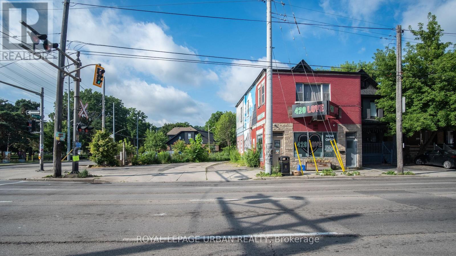 976 Main Street E, Hamilton, Ontario  L8M 1M8 - Photo 3 - X12674140