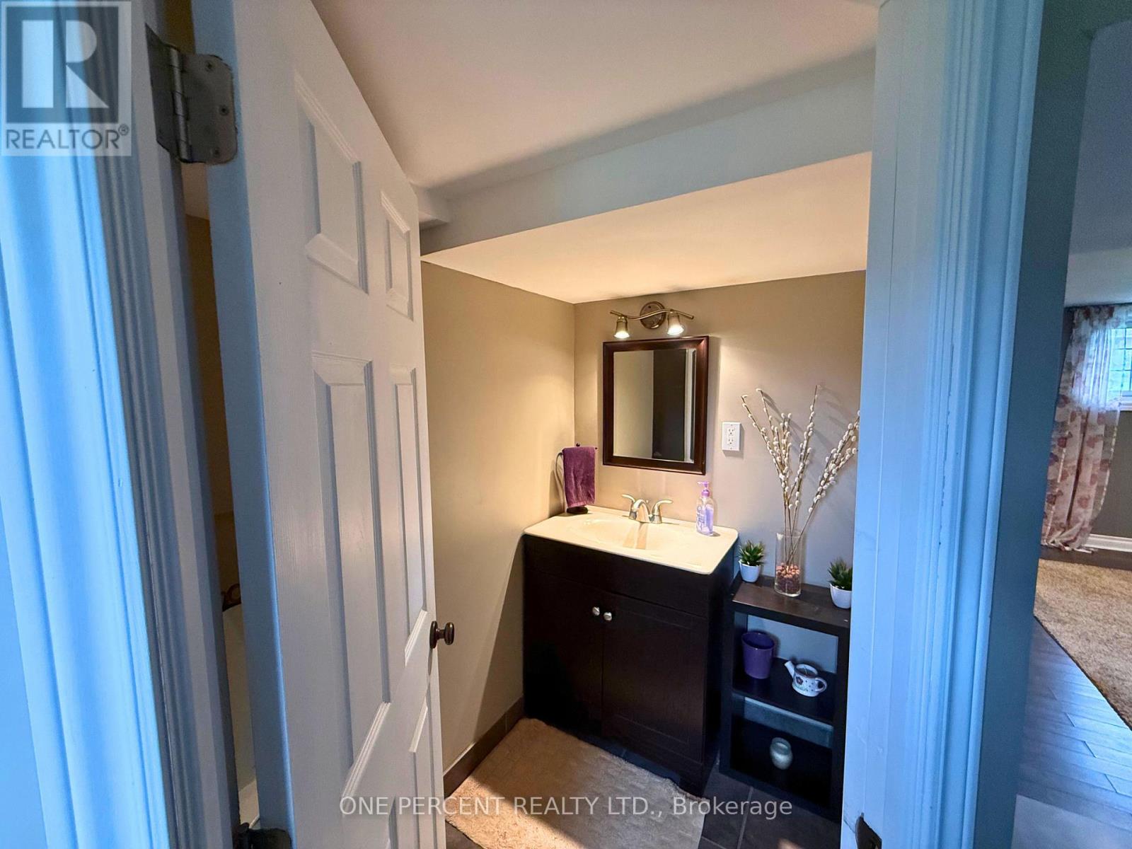 978 Ferndale Avenue, Fort Erie (Crescent Park), Ontario  L2A 5S8 - Photo 17 - X12674168