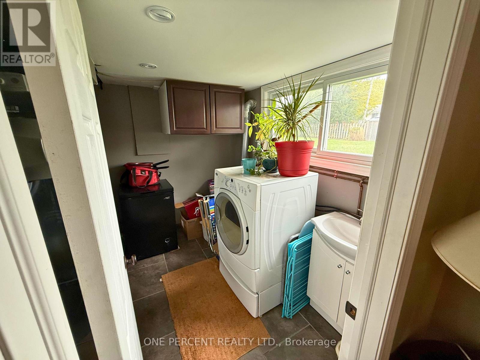 978 Ferndale Avenue, Fort Erie (Crescent Park), Ontario  L2A 5S8 - Photo 18 - X12674168