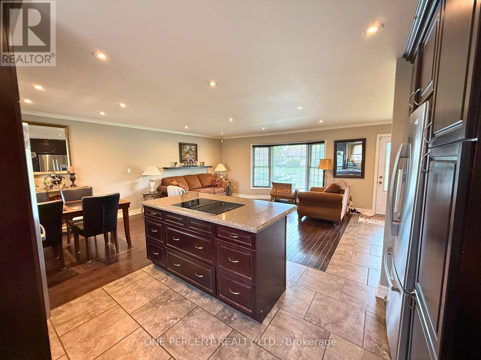 978 Ferndale Avenue, Fort Erie (Crescent Park), Ontario  L2A 5S8 - Photo 7 - X12674168