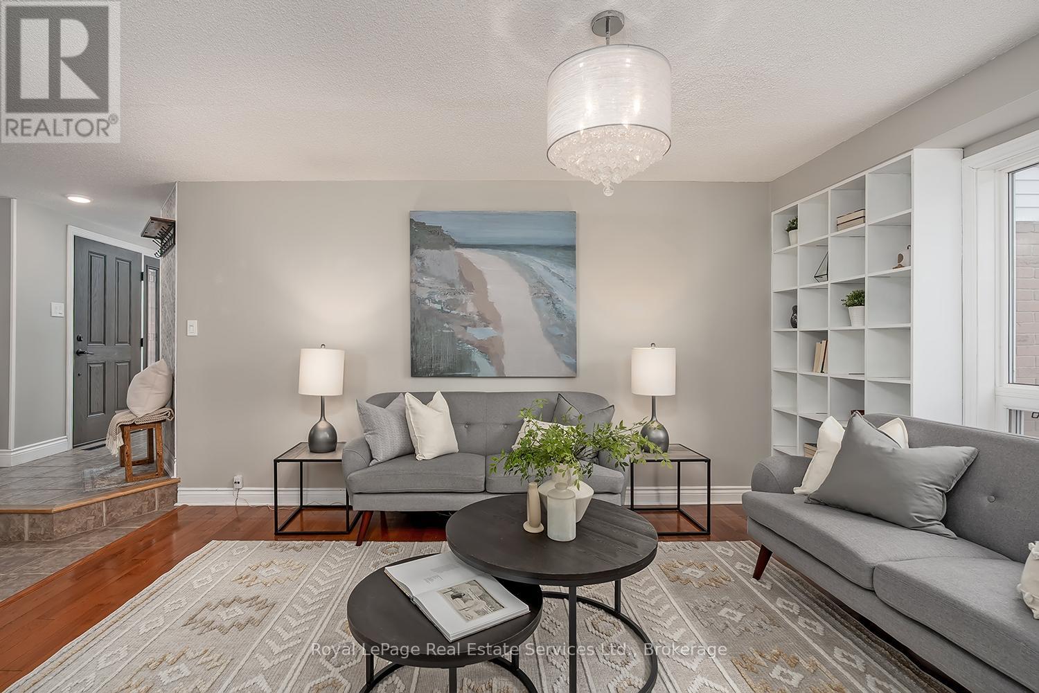 1544 Greenbriar Drive, Oakville, Ontario  L6M 1Y5 - Photo 4 - W12533520