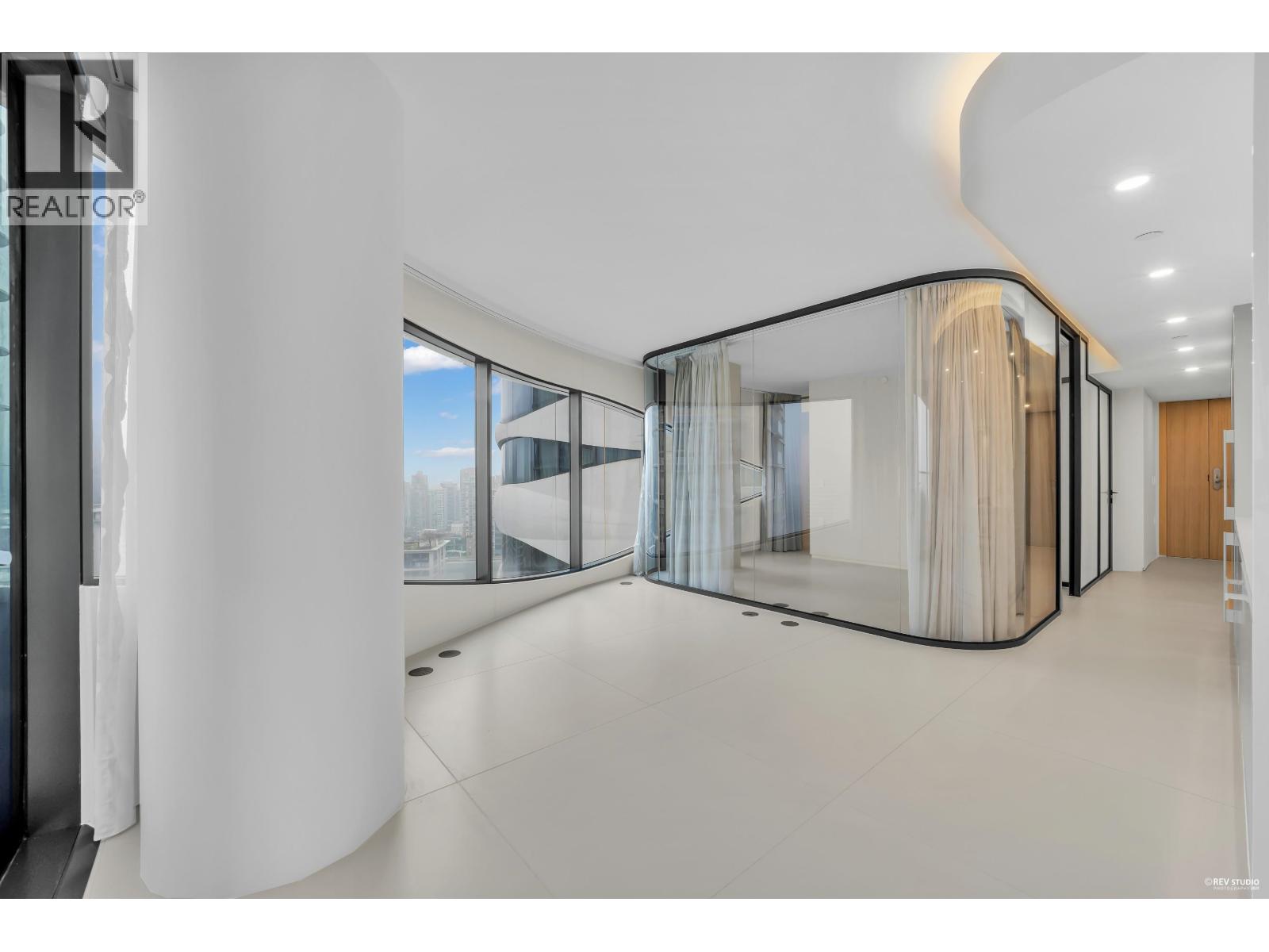 2207 1033 Nelson Street, Vancouver, British Columbia V6E 0E5 - Photo 2 - R3076764