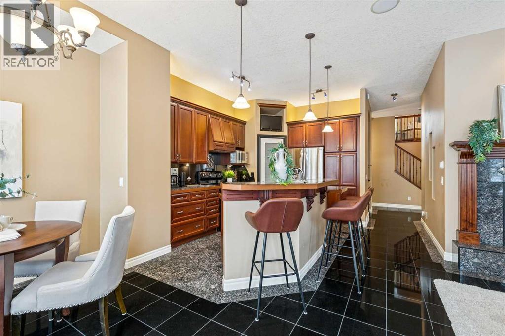 54 Discovery Ridge Gardens Sw, Calgary, Alberta  T3H 5L6 - Photo 8 - A2271424