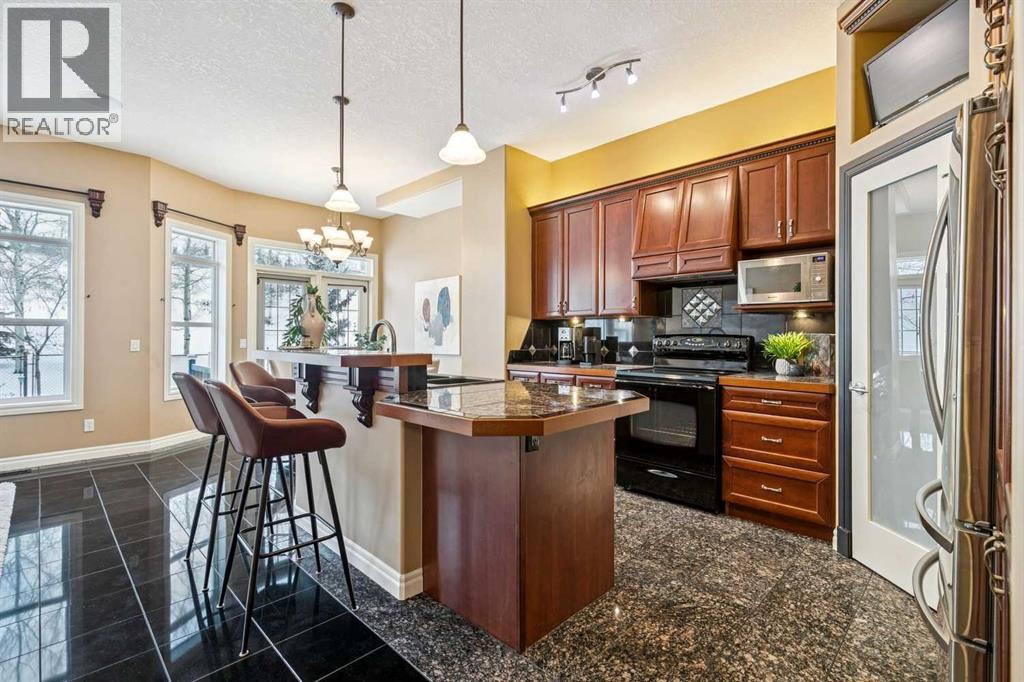 54 Discovery Ridge Gardens Sw, Calgary, Alberta  T3H 5L6 - Photo 7 - A2271424