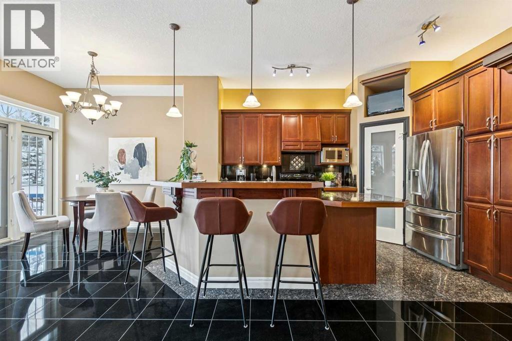 54 Discovery Ridge Gardens Sw, Calgary, Alberta  T3H 5L6 - Photo 6 - A2271424