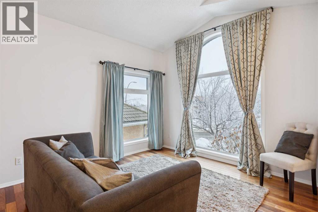 2208 Sirocco Drive Sw, Calgary, Alberta  T3H 2T9 - Photo 3 - A2275448