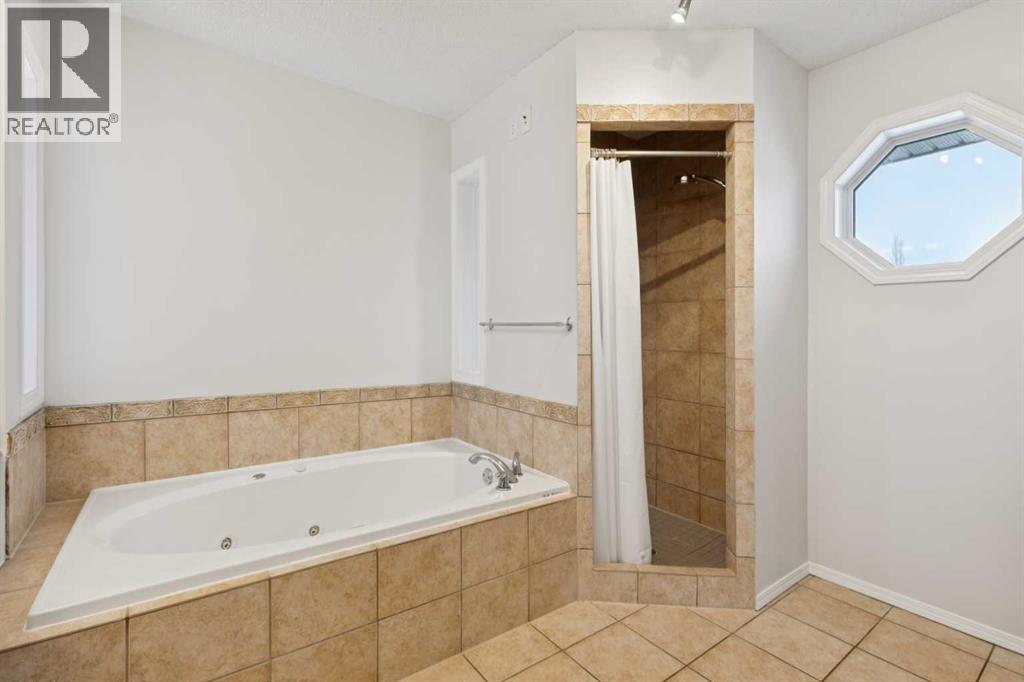 2208 Sirocco Drive Sw, Calgary, Alberta  T3H 2T9 - Photo 32 - A2275448