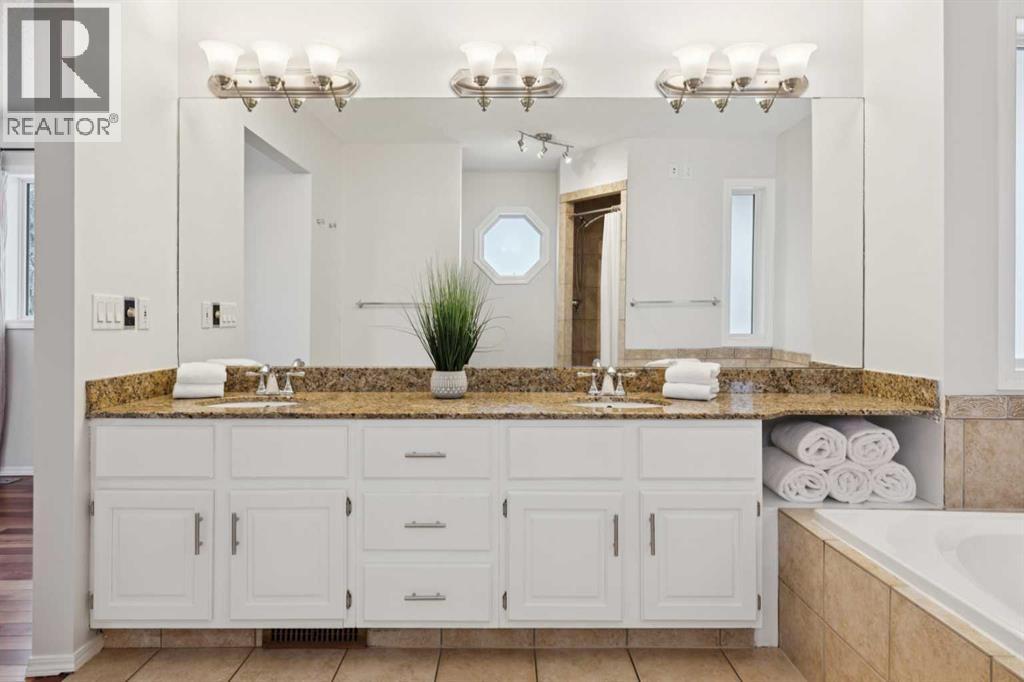 2208 Sirocco Drive Sw, Calgary, Alberta  T3H 2T9 - Photo 31 - A2275448