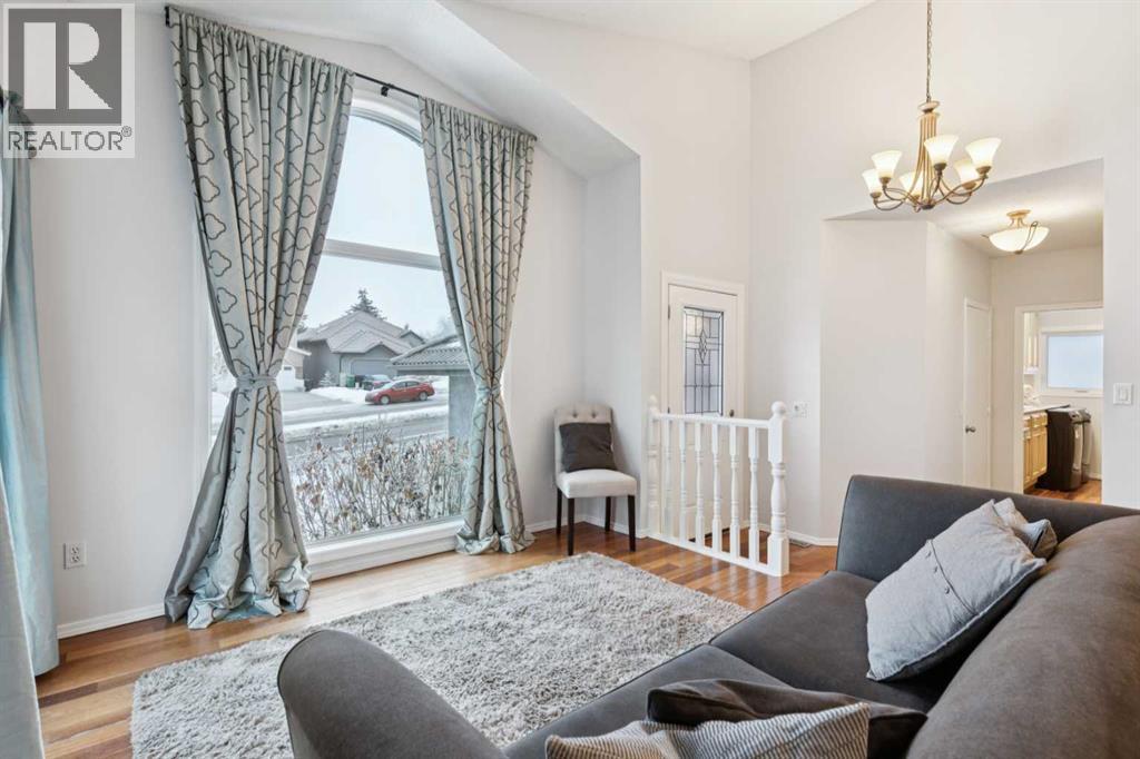 2208 Sirocco Drive Sw, Calgary, Alberta  T3H 2T9 - Photo 4 - A2275448