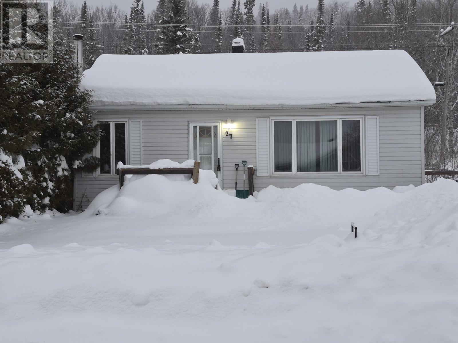 27 Warbler Drive, Manitouwadge, Ontario  P0T 2C0 - Photo 2 - TB253389