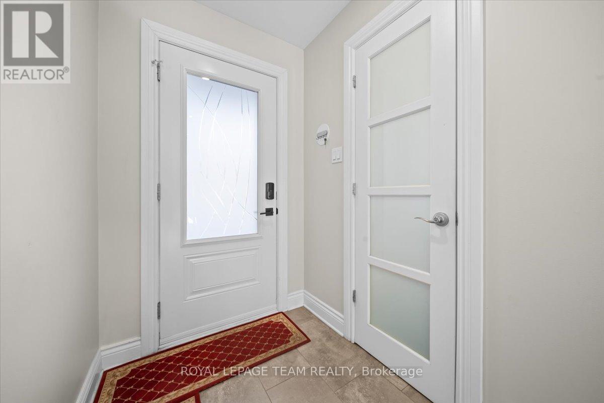 1 Peterson Place, Ottawa, Ontario  K2L 4A8 - Photo 3 - X12674210