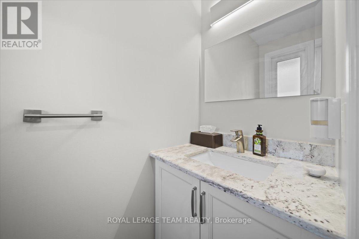 1 Peterson Place, Ottawa, Ontario  K2L 4A8 - Photo 5 - X12674210