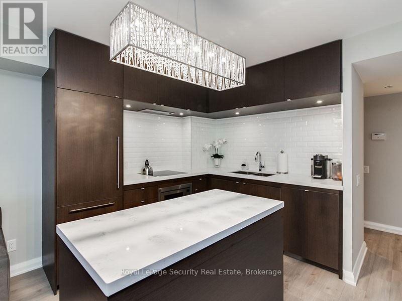 2113 - 155 Yorkville Avenue, Toronto, Ontario  M5R 1C4 - Photo 7 - C12674264