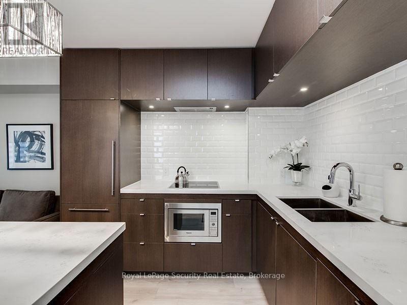 2113 - 155 Yorkville Avenue, Toronto, Ontario  M5R 1C4 - Photo 8 - C12674264