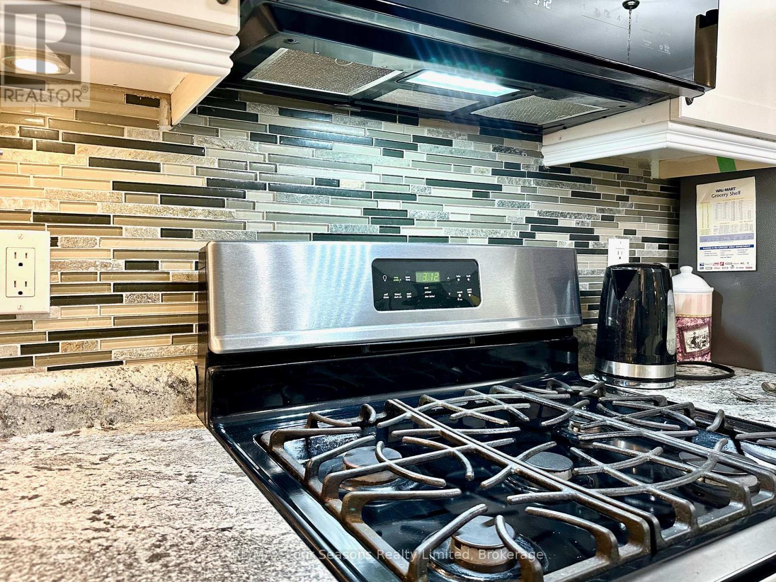 225 Christopher Street, Clearview, Ontario  L0M 1S0 - Photo 15 - S12593126