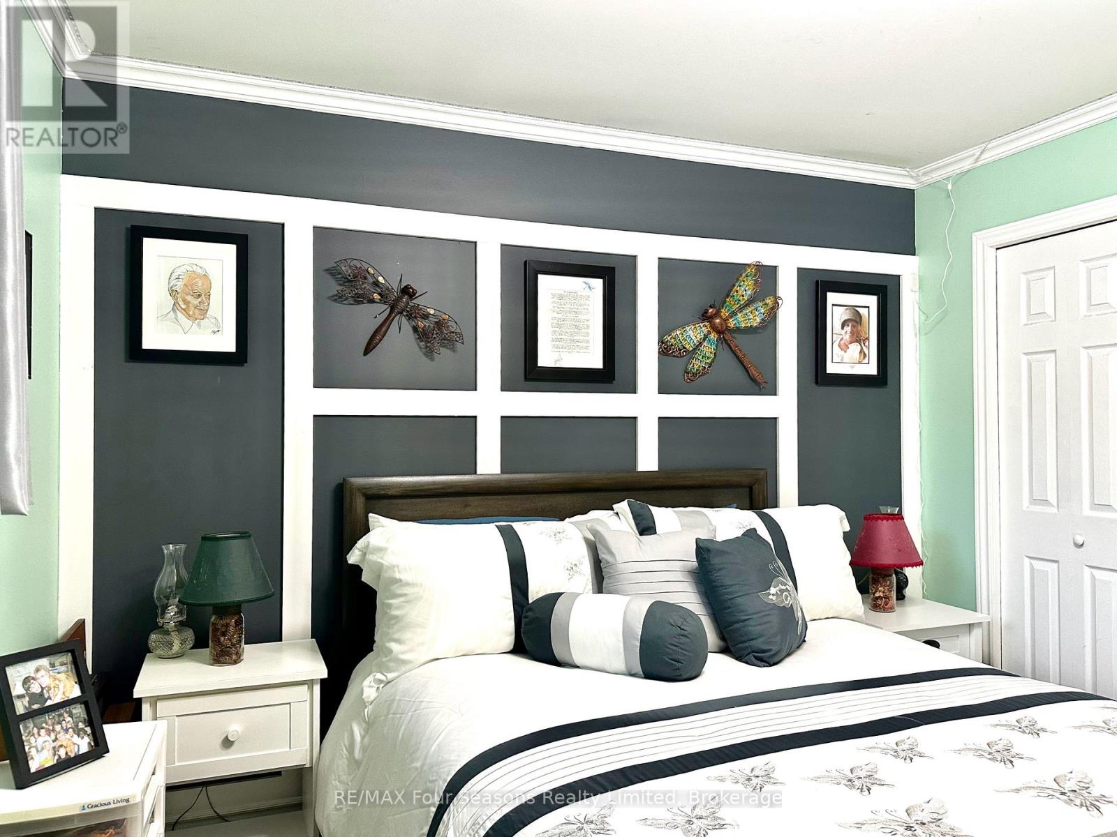 225 Christopher Street, Clearview, Ontario  L0M 1S0 - Photo 27 - S12593126