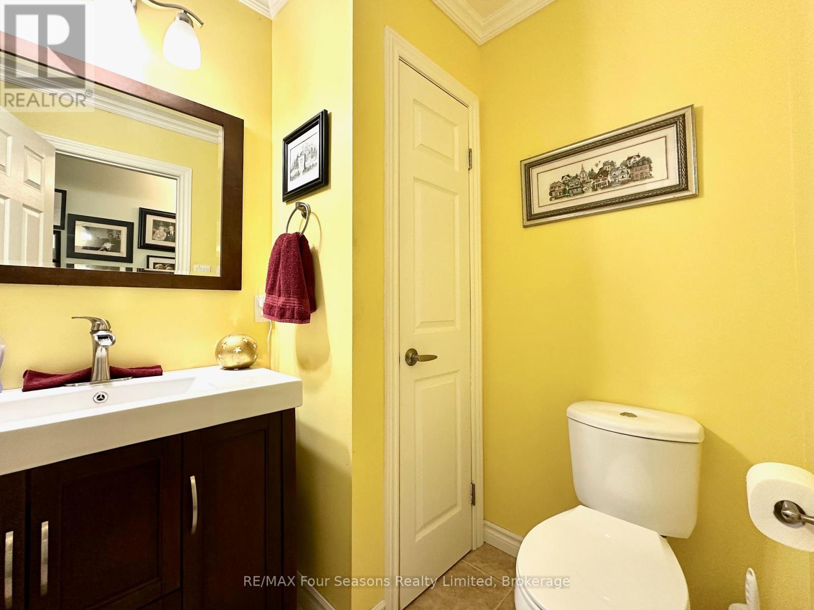 225 Christopher Street, Clearview, Ontario  L0M 1S0 - Photo 28 - S12593126