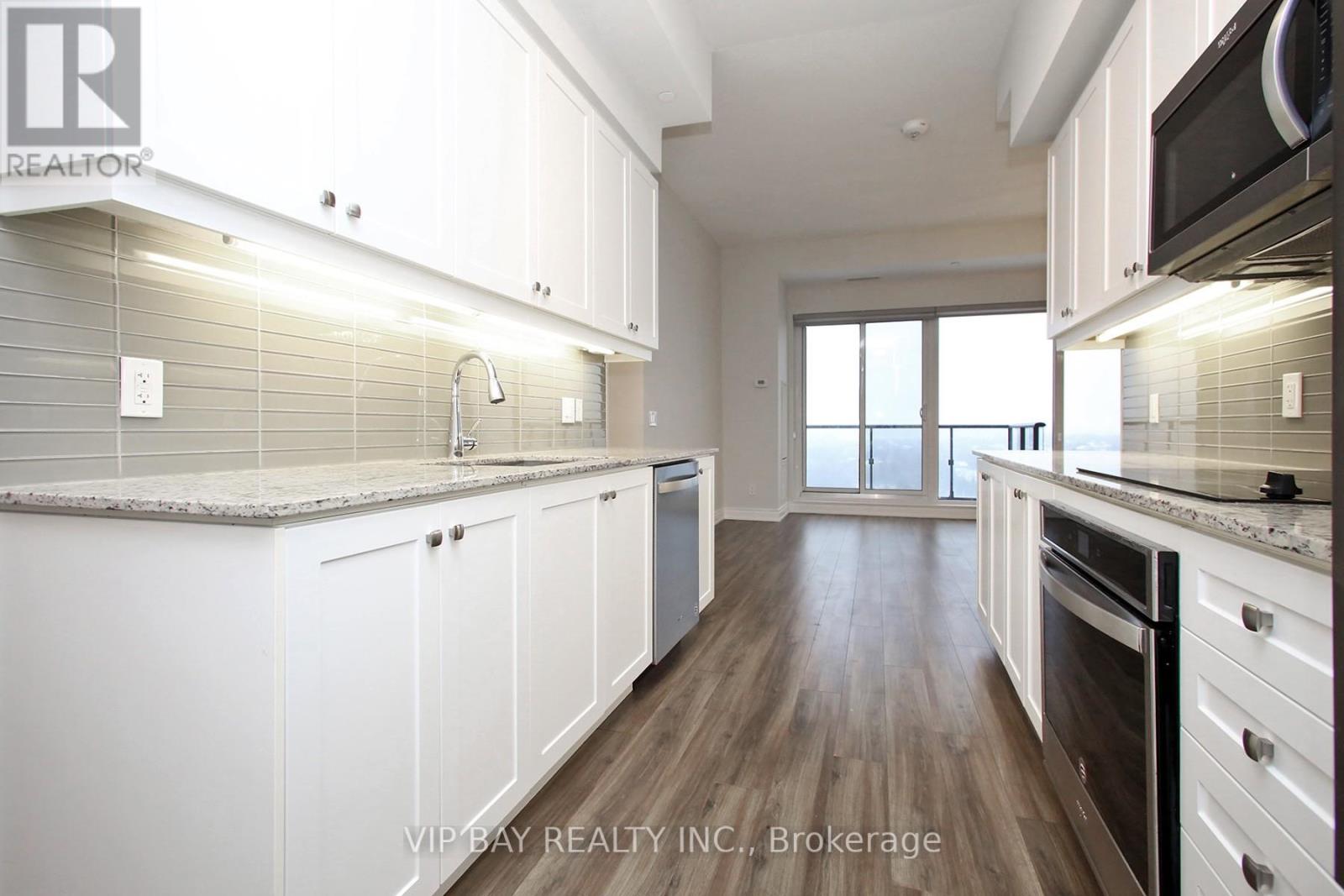 1608 - 9618 Yonge Street, Richmond Hill, Ontario  L4C 0X5 - Photo 9 - N12674276