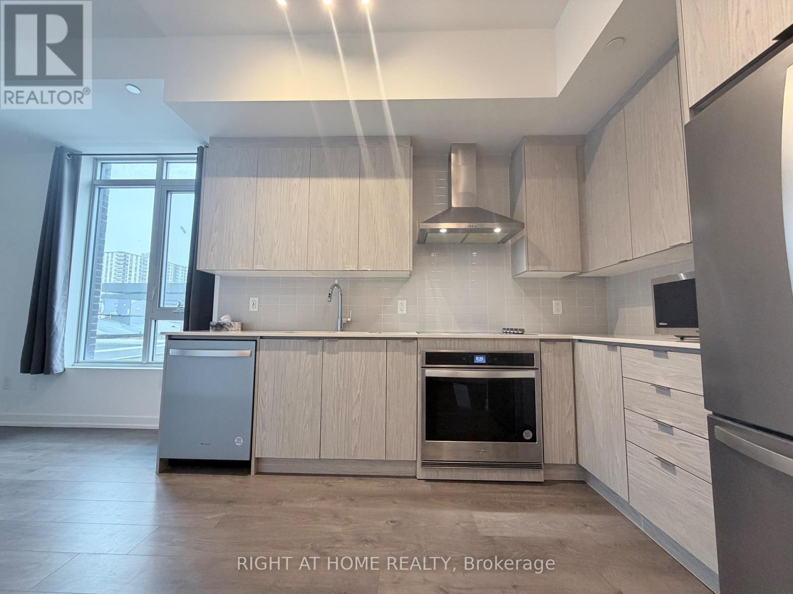 218 - 55 Duke Street W, Kitchener, Ontario  N2H 0B4 - Photo 10 - X12499602