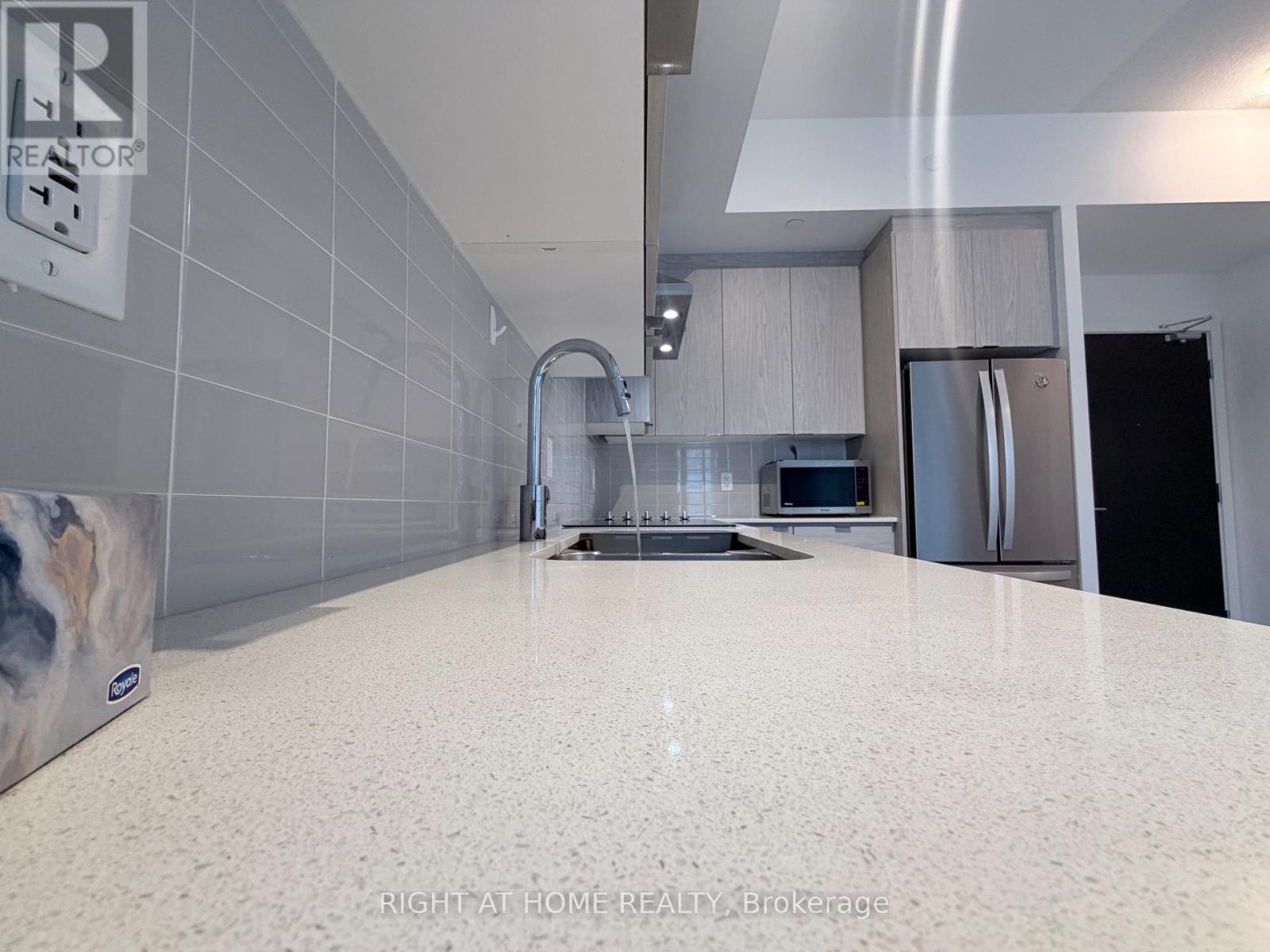 218 - 55 Duke Street W, Kitchener, Ontario  N2H 0B4 - Photo 12 - X12499602