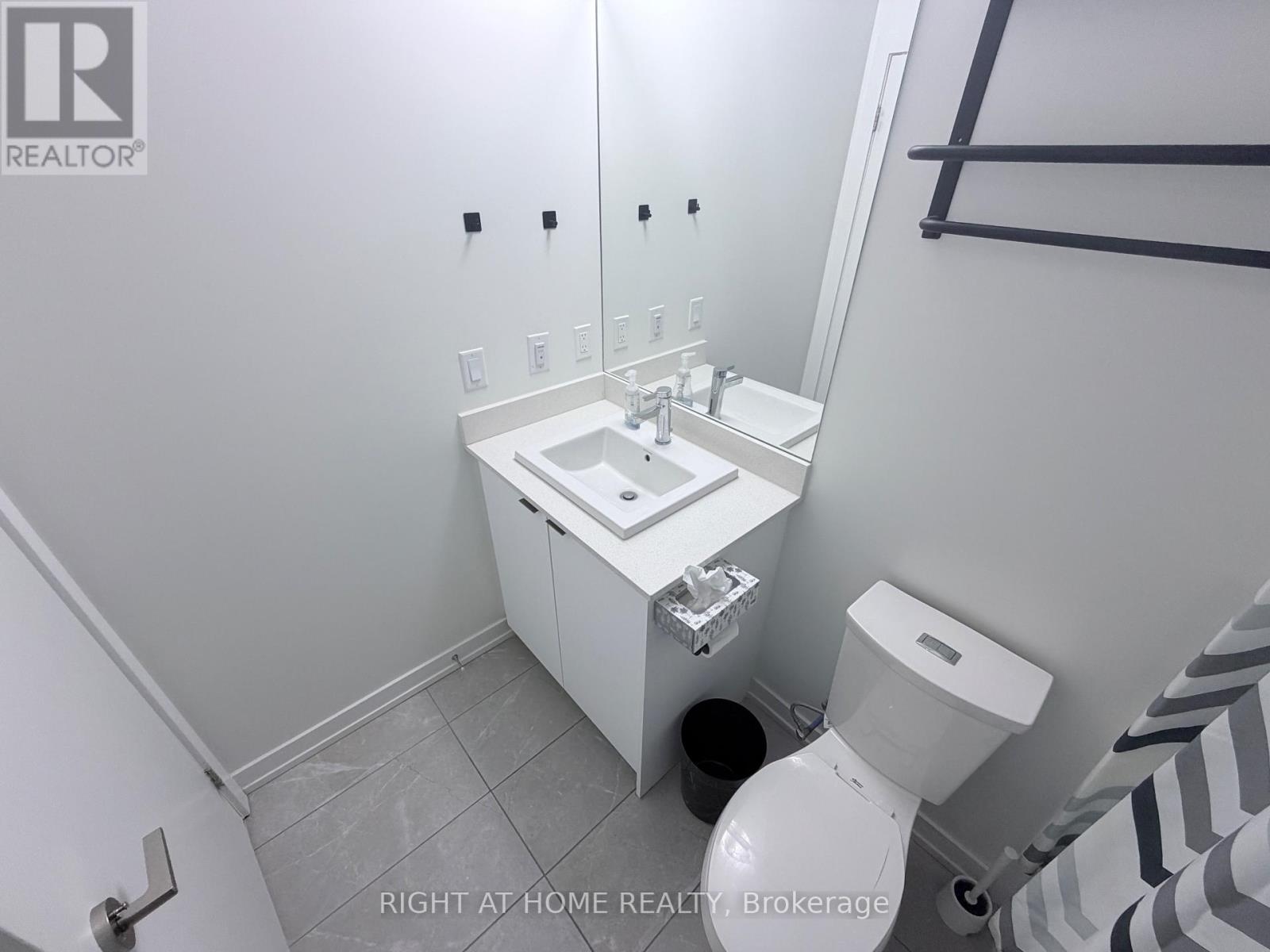 218 - 55 Duke Street W, Kitchener, Ontario  N2H 0B4 - Photo 23 - X12499602