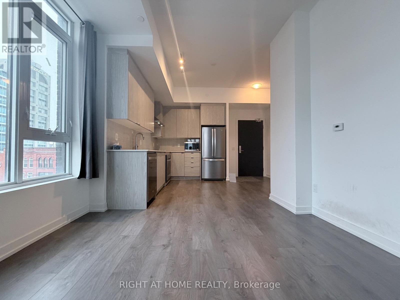 218 - 55 Duke Street W, Kitchener, Ontario  N2H 0B4 - Photo 8 - X12499602