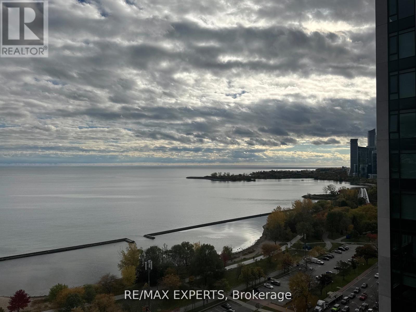 2211 - 1926 Lake Shore Boulevard W, Toronto, Ontario  M6S 1A1 - Photo 34 - W12674212