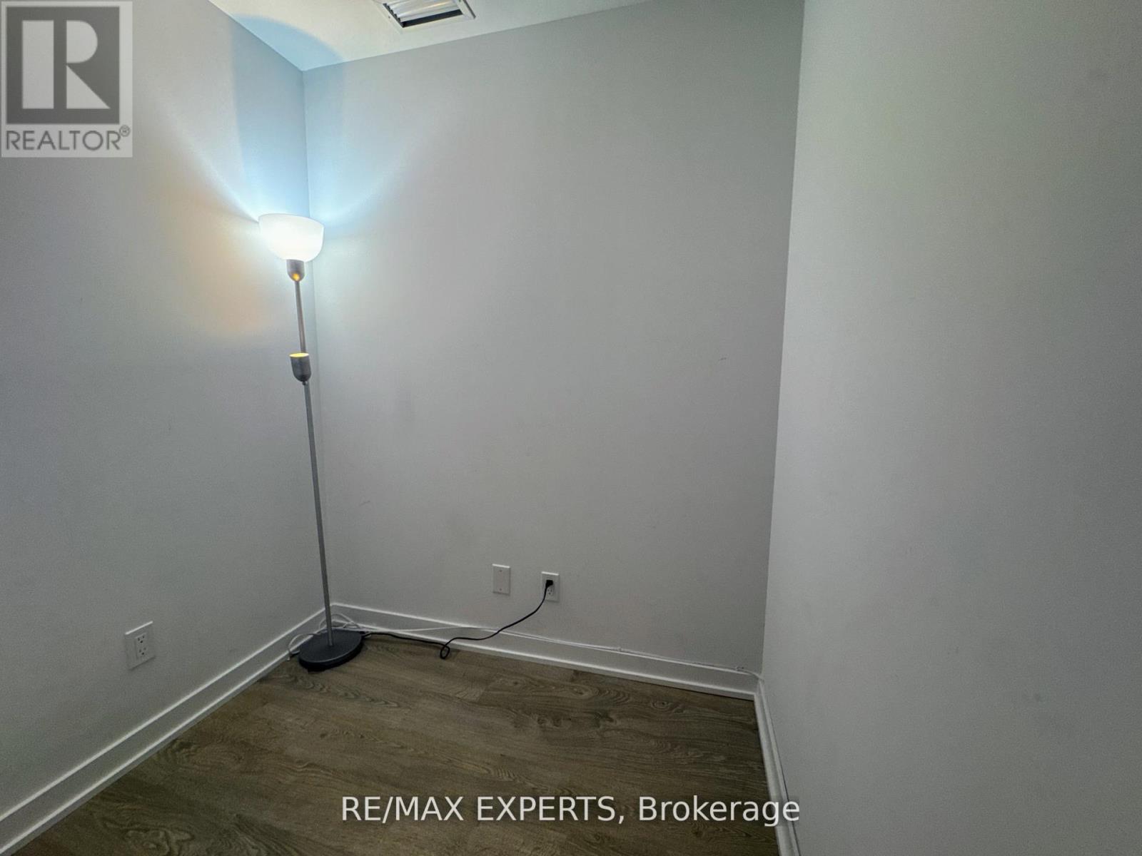 2211 - 1926 Lake Shore Boulevard W, Toronto, Ontario  M6S 1A1 - Photo 4 - W12674212