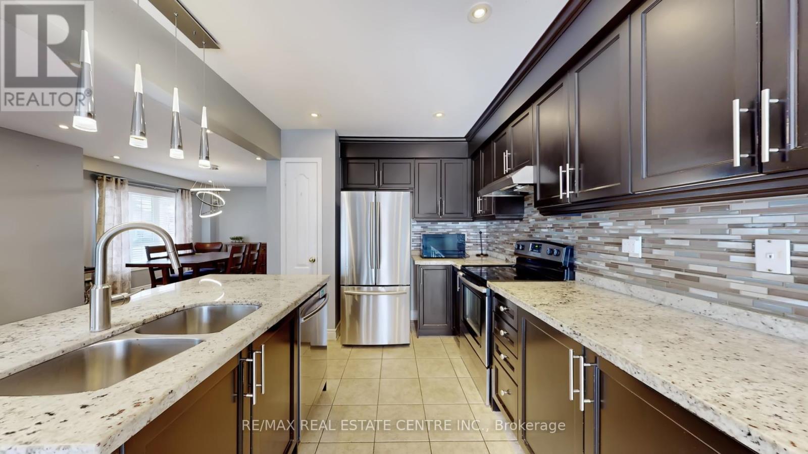 3941 Stardust Drive, Mississauga, Ontario  L5M 8A4 - Photo 13 - W12674226