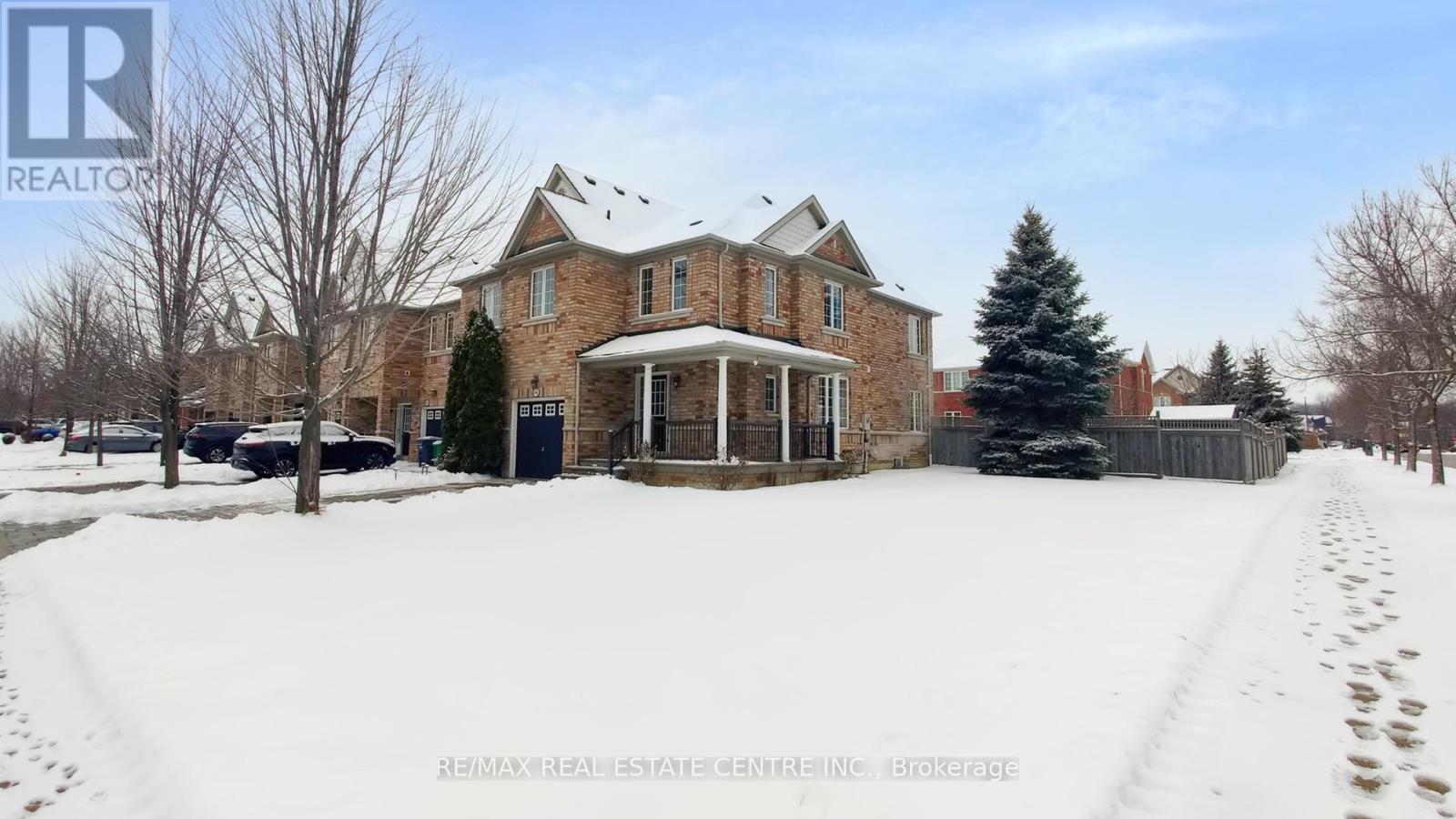 3941 Stardust Drive, Mississauga, Ontario  L5M 8A4 - Photo 2 - W12674226