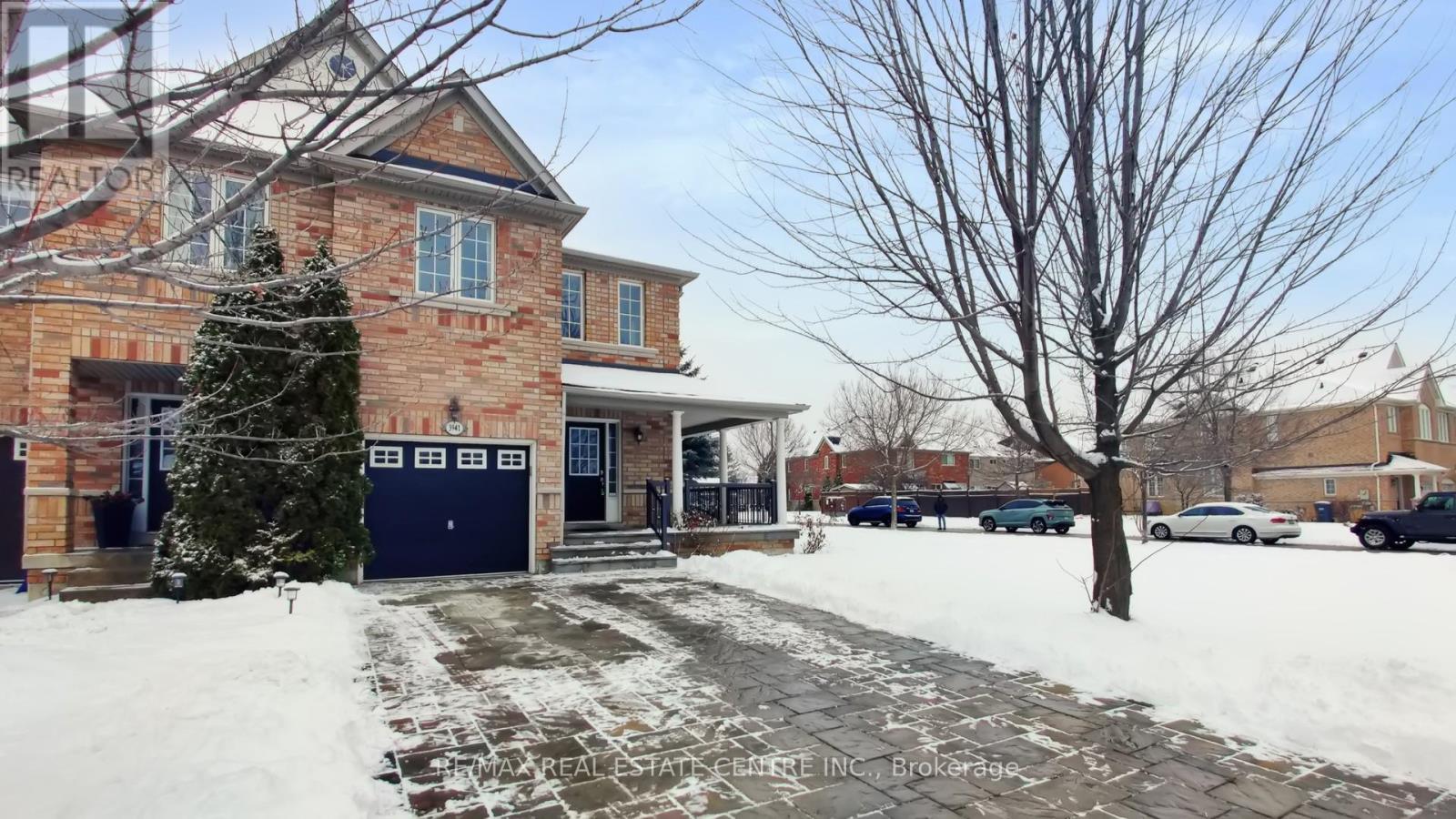 3941 Stardust Drive, Mississauga, Ontario  L5M 8A4 - Photo 3 - W12674226