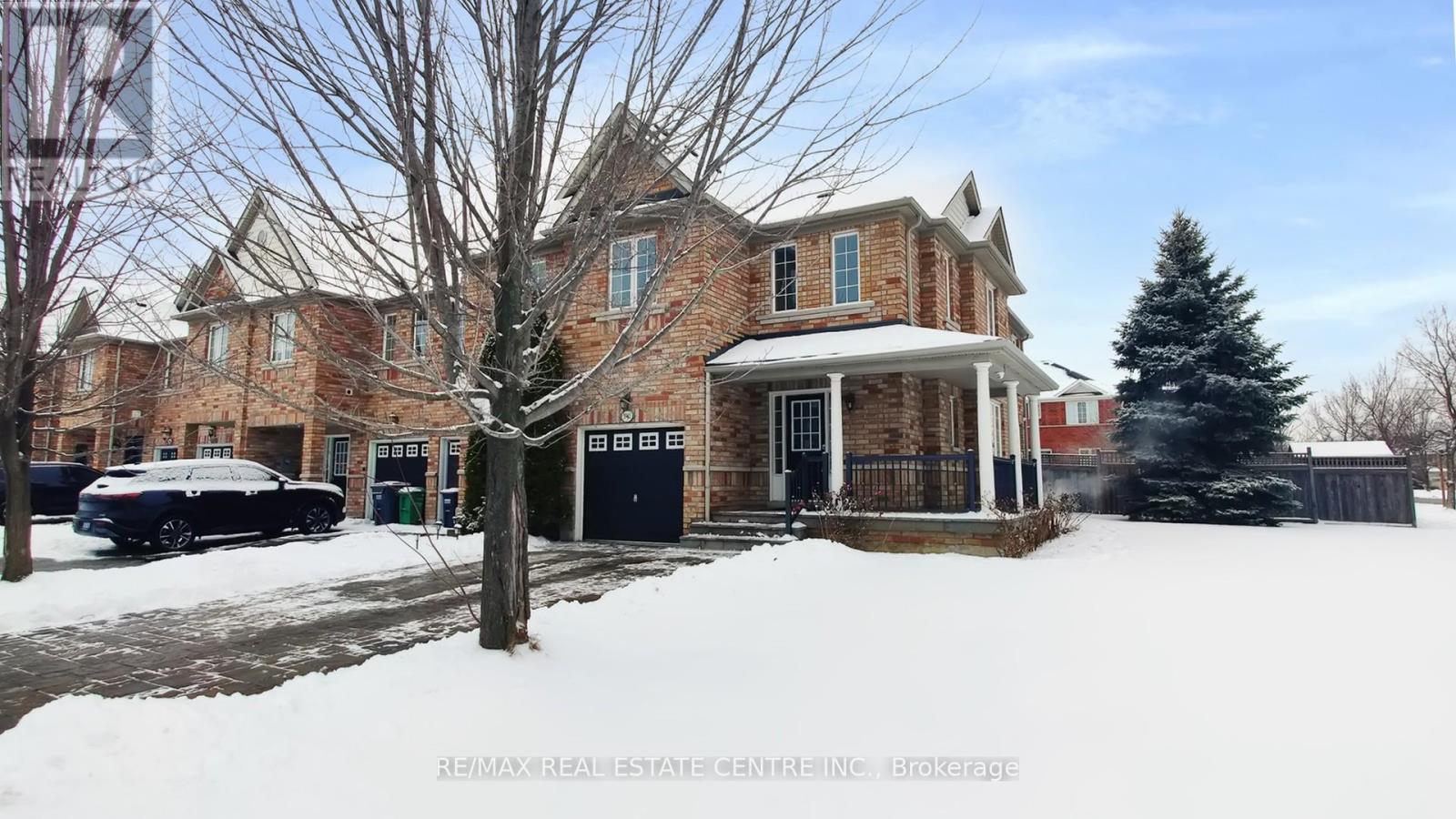 3941 Stardust Drive, Mississauga, Ontario  L5M 8A4 - Photo 5 - W12674226