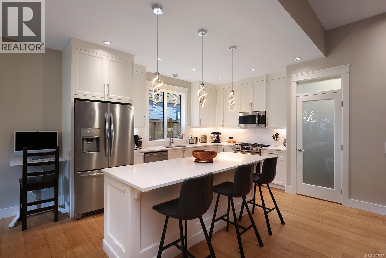 3221 Klanawa Cres, Courtenay, British Columbia  V9N 0H4 - Photo 8 - 1022677