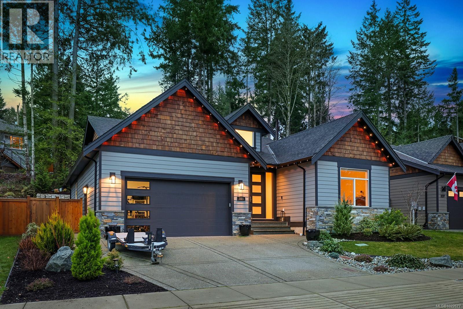 3221 Klanawa Cres, Courtenay, British Columbia