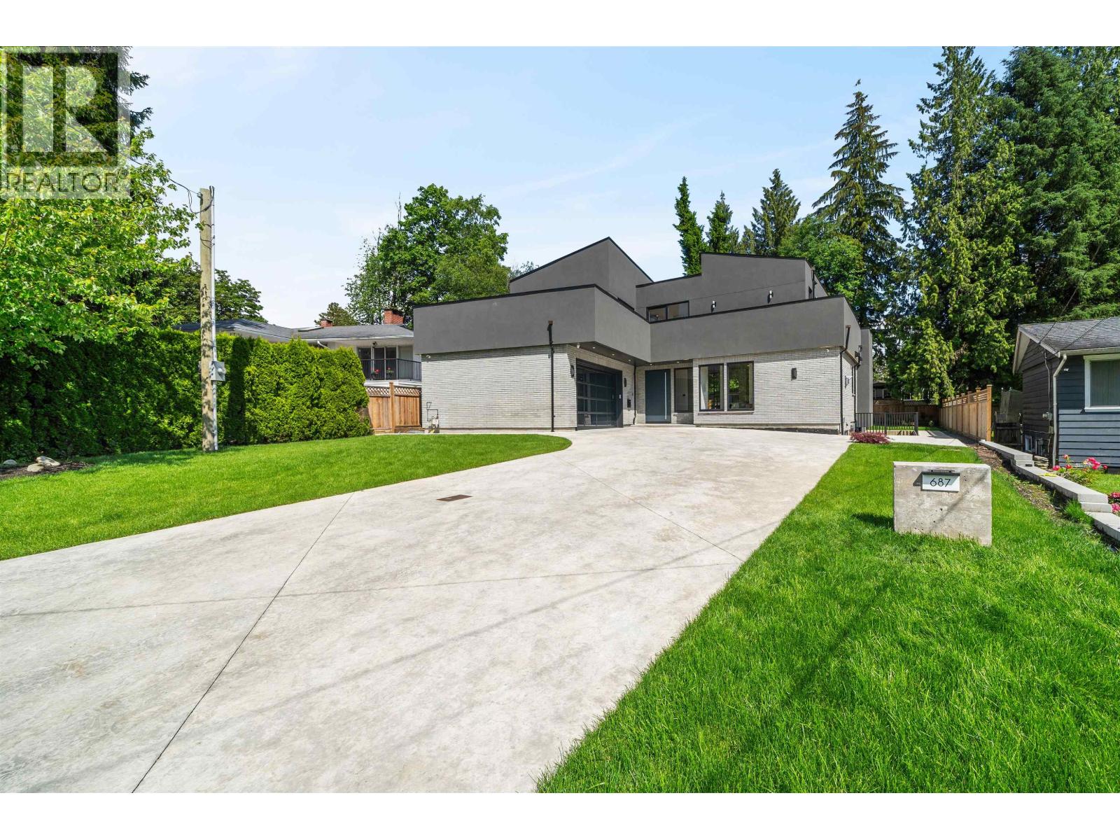 687 POPLAR STREET, Coquitlam, British Columbia