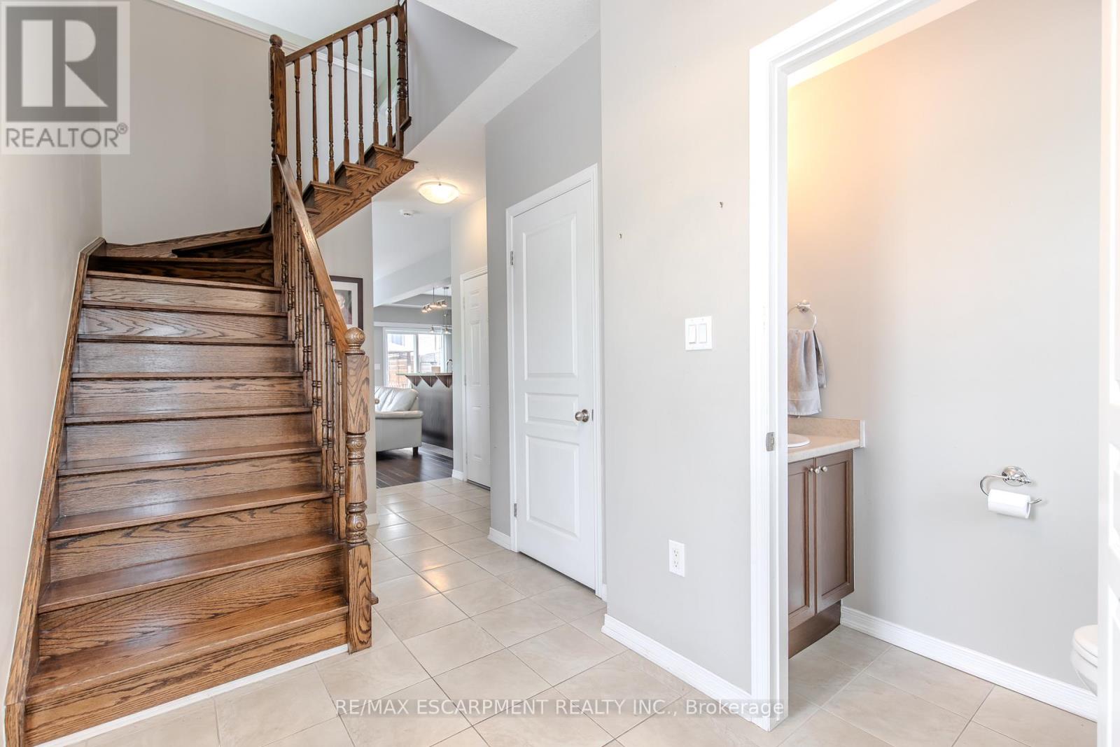 41 - 170 Palacebeach Trail, Hamilton, Ontario  L8E 0H2 - Photo 5 - X12674256