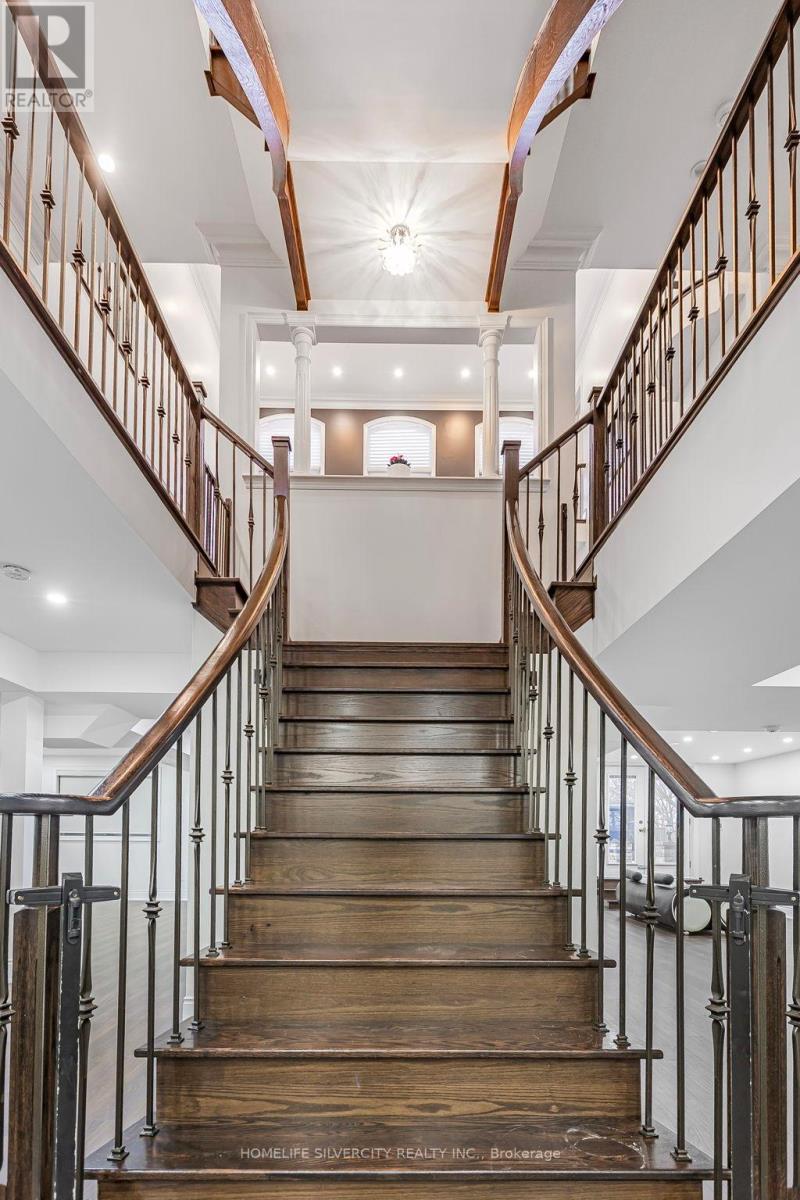 492 Rougemount Drive, Pickering, Ontario  L1W 2B9 - Photo 14 - E12671482