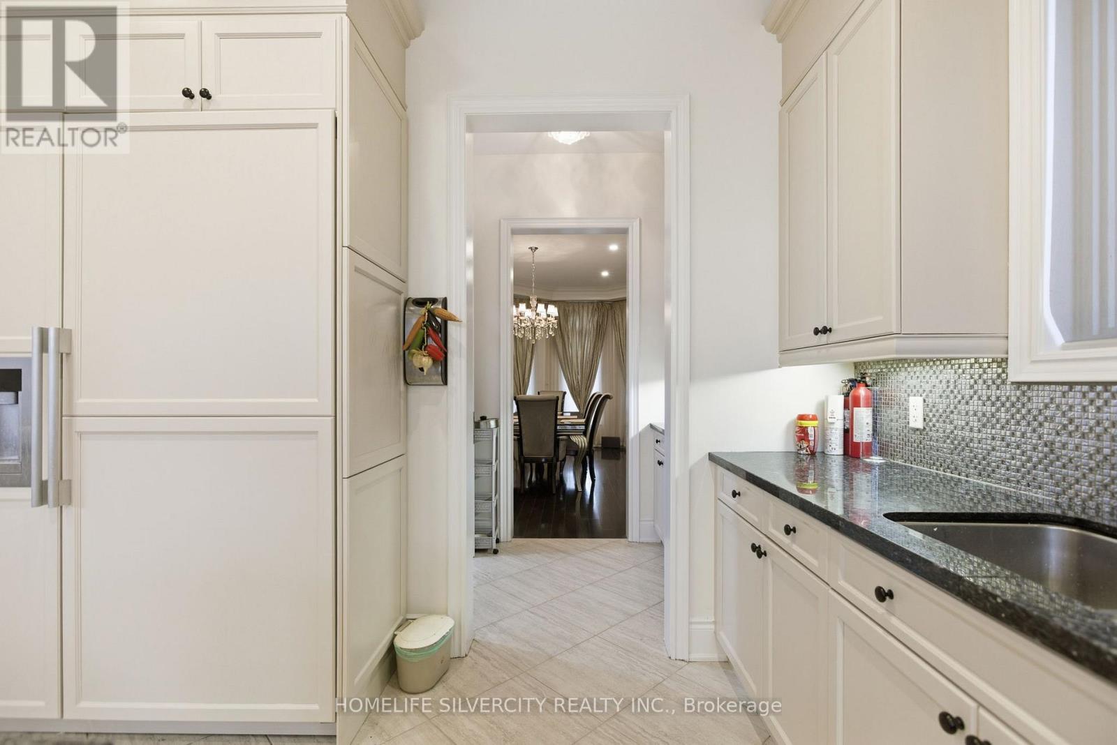 492 Rougemount Drive, Pickering, Ontario  L1W 2B9 - Photo 16 - E12671482